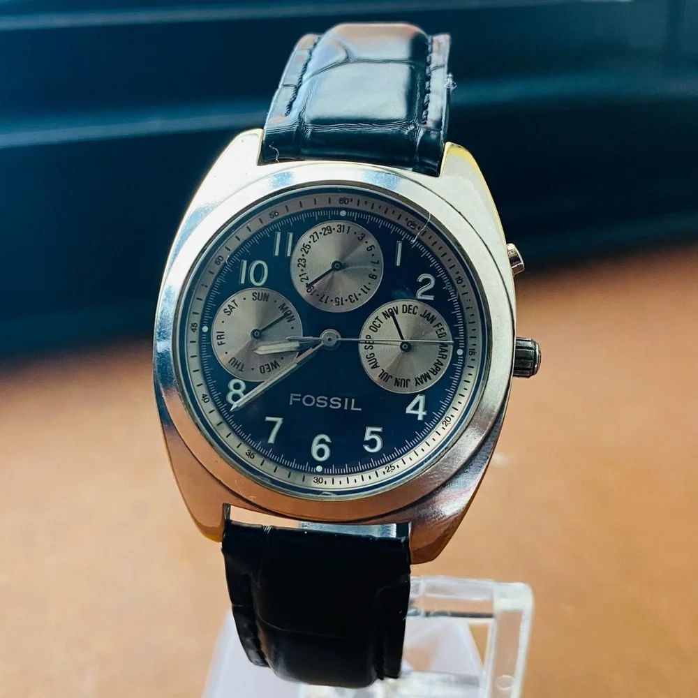1995 FOSSIL CHRONOGRAPH WATCH BQ-8729